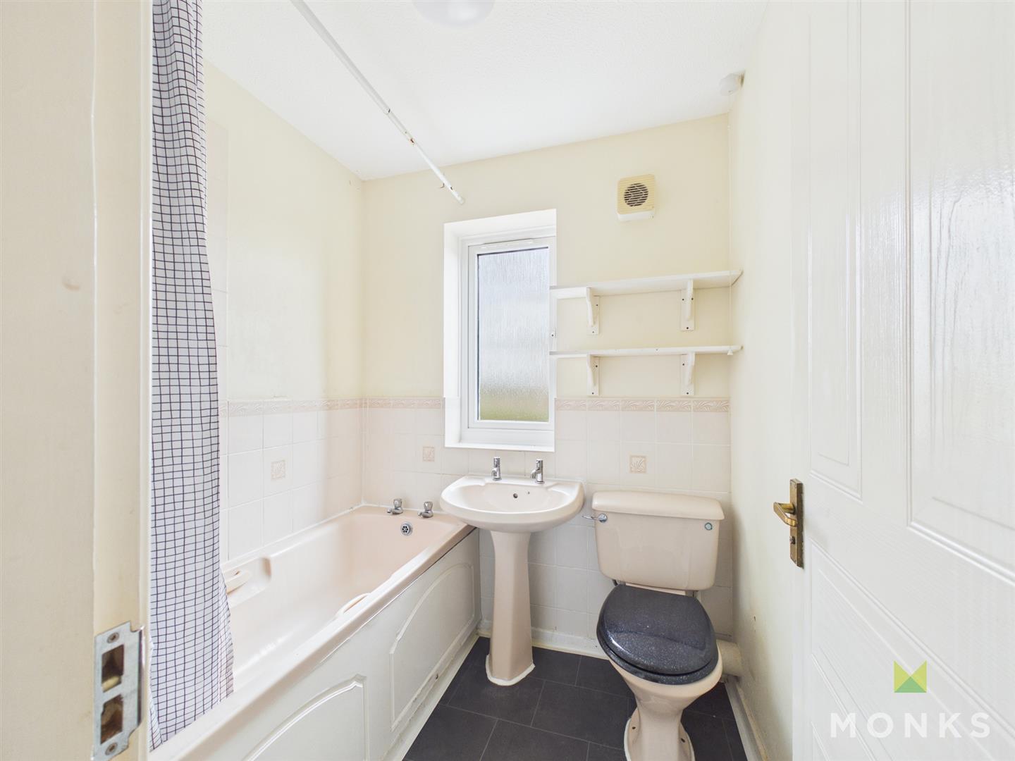 37 Cresswell Court, Shrewsbury, SY3 8SN For Sale